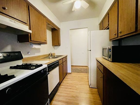 5th image of 15709 Peggy Ln APT 6