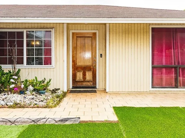 925 Kuhio Pl, Wailuku, HI 96793