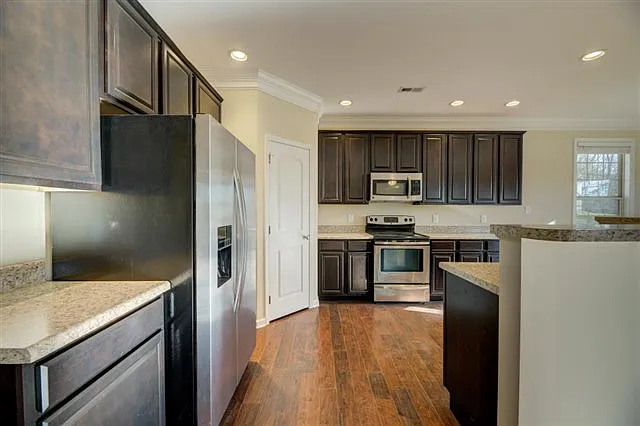 805 Concord Crossing Ln — Photo 14