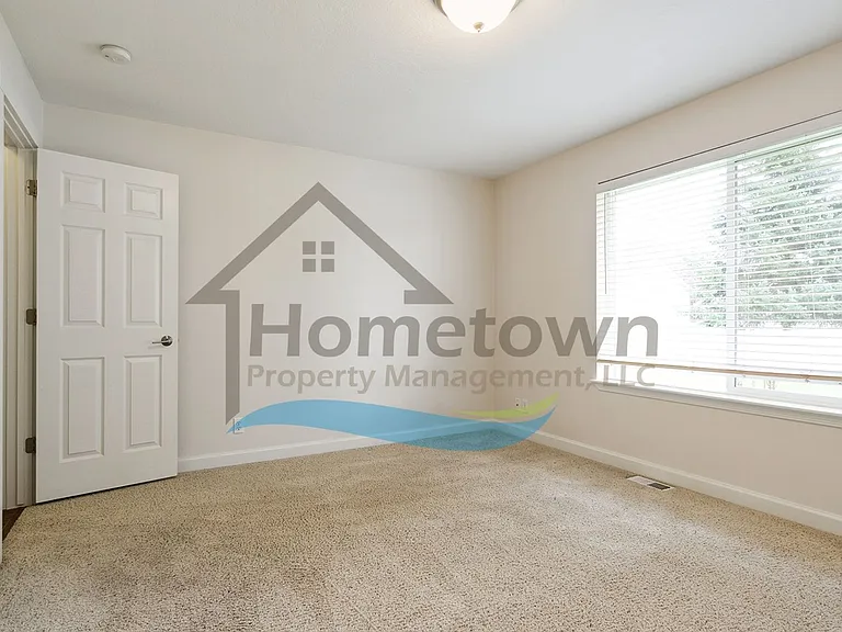 7358 N Aaron St — Photo 20