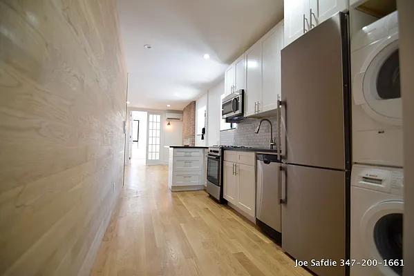 Rented by Safdie Realty Group | media 23