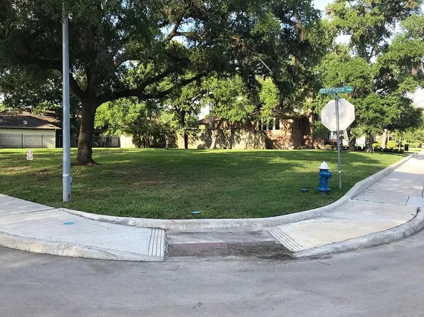9307 Cliffwood Dr, Houston, TX 77096