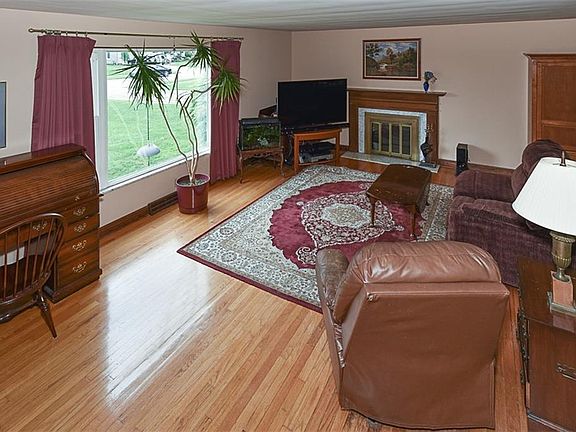 2nd image of 1706 Southbend Dr
