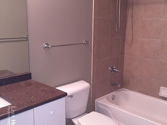 5th image of 330 N Jefferson St APT 2101
