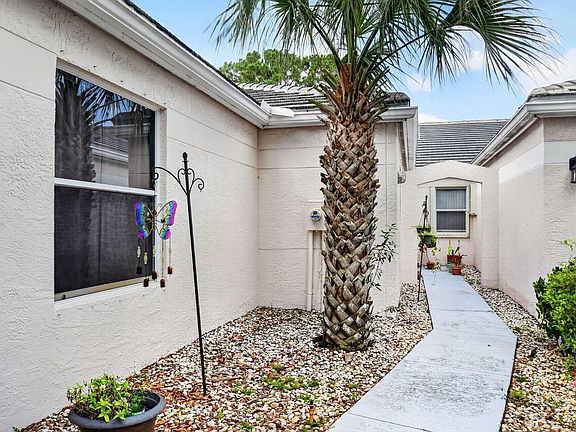 4th image of 1081 Island Manor Drive