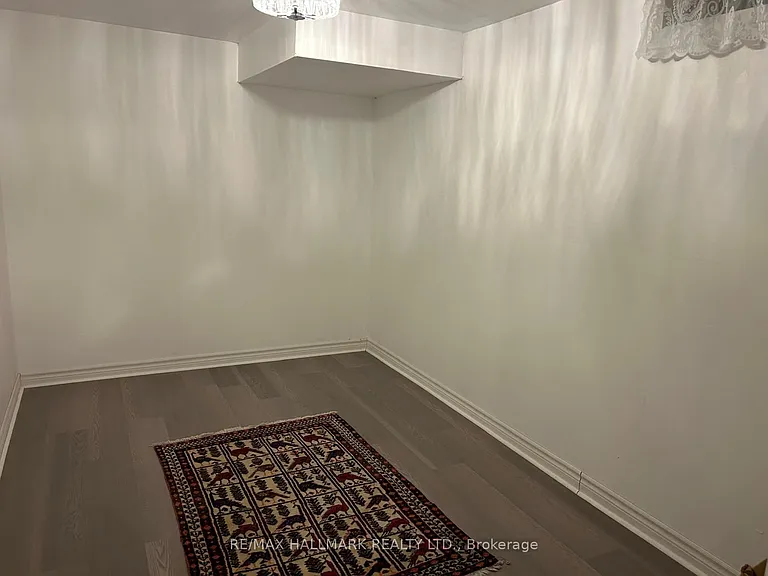 531 Reeves Way Blvd #BASEMENT — Photo 4