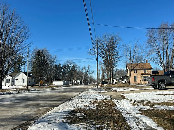 4th image of 401 E South St