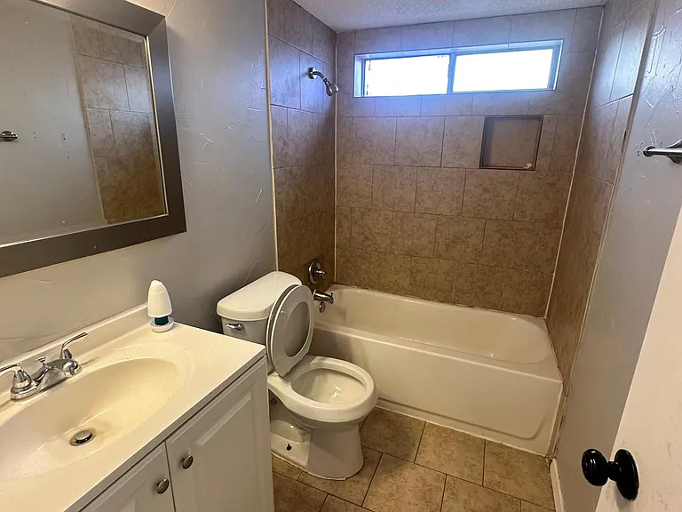 718 Pyramid Dr — Photo 8