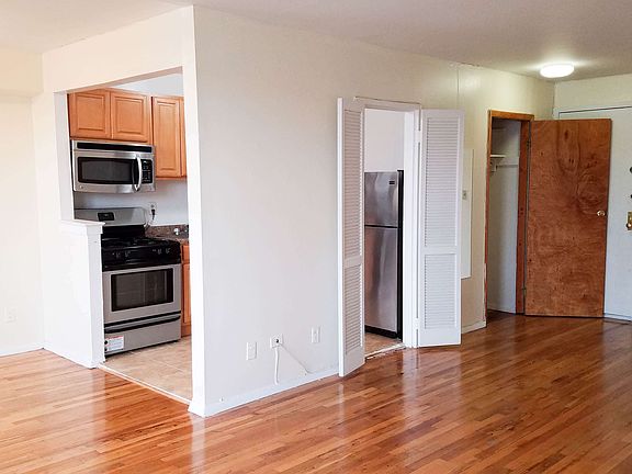 2nd image of 490 New York Ave APT 6E