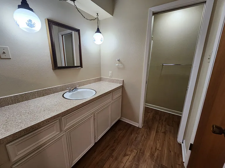 929 Ohio St — Photo 14