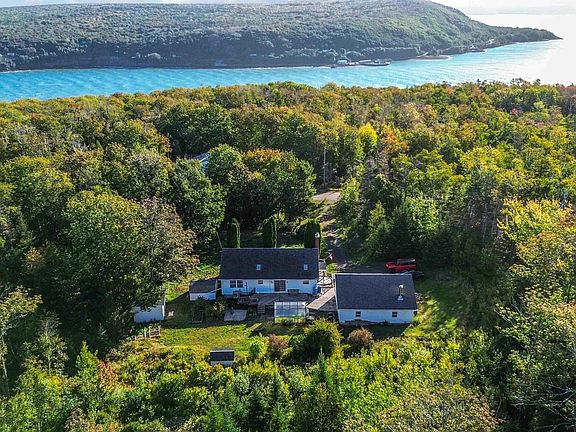2nd image of 989 Lighthouse Rd