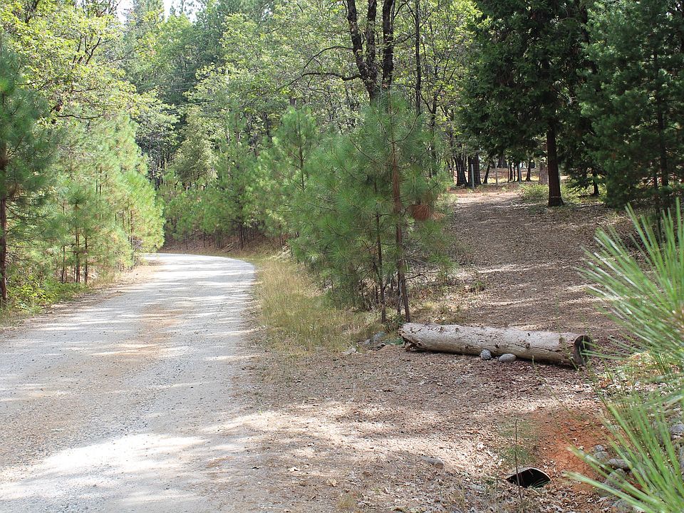 Driveway Entrance Maia Lane