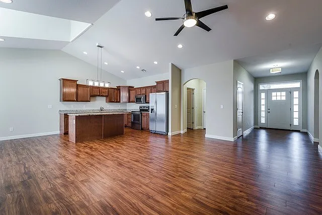 2701 Tobacco Rd #B — Photo 1