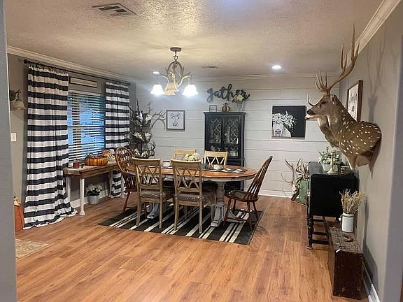 5th image of 2917 Tyler Ave