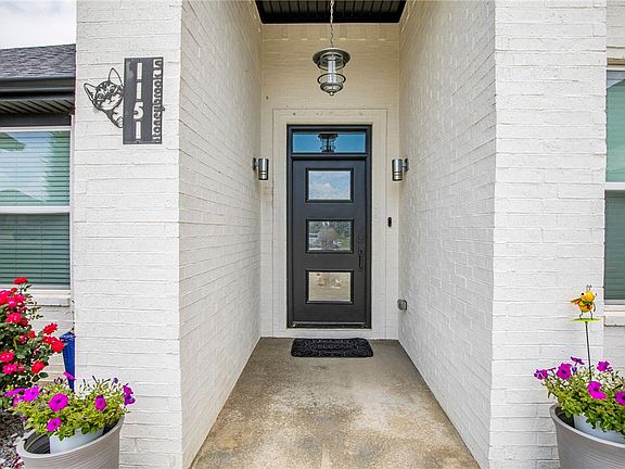 2nd image of 1151 Stoneybrook Ln