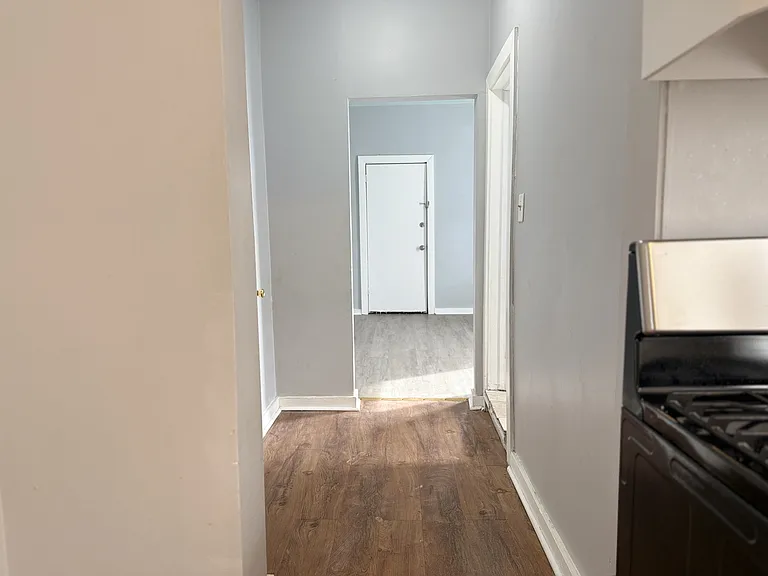 8833 S Exchange Ave — Photo 10