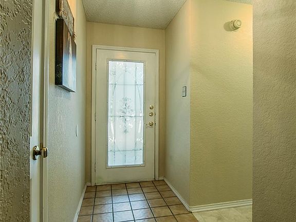 4th image of 3927 Wentworth Dr