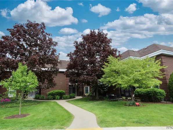 16 Bristol Dr #B, Buffalo, NY 14228