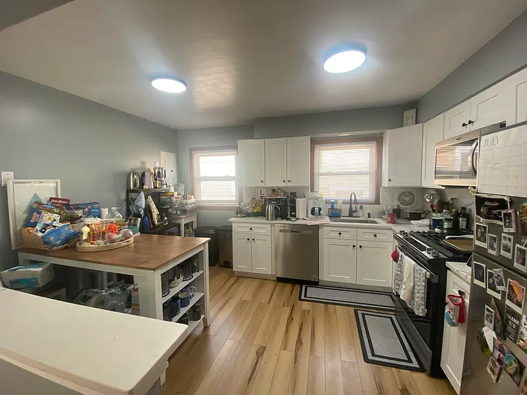 160 W 18th St #2 — Photo 2