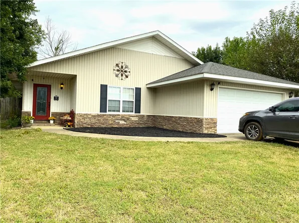 151 Park Valley Ct, Anderson, MO 64831