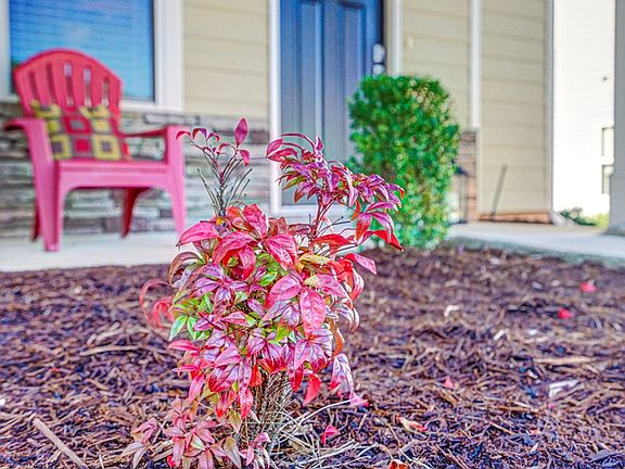 3rd image of 398 Purbeck Ln
