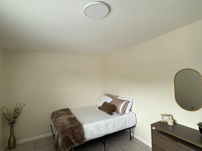 Guest bedroom