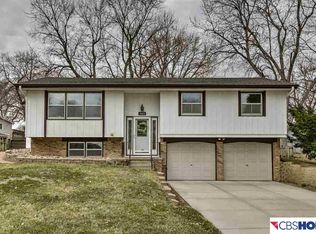 4824 S 106th St, Omaha, NE 68127