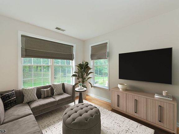 4th image of 1108 Bush Cir