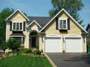 364 Richmond Ln, Crystal Lake, IL 60014