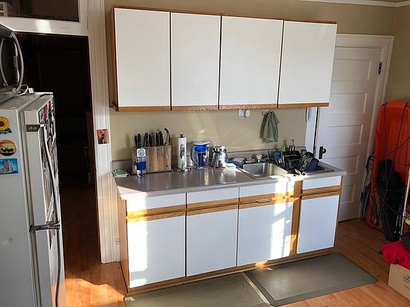 3rd image of 1249 York St #2