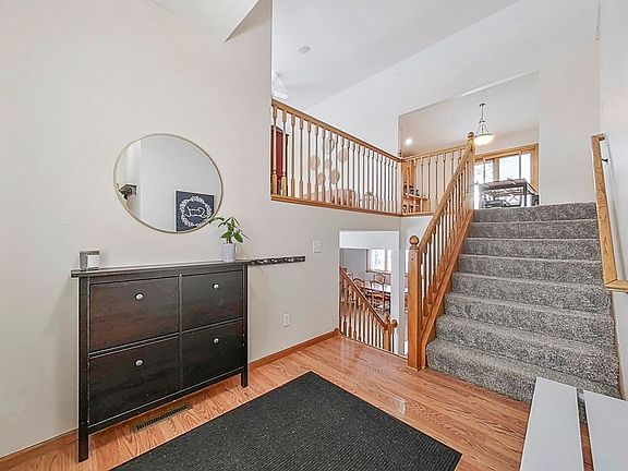 3rd image of 2435 Valley Dr
