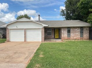 417 E Linden Ln, Mustang, OK 73064