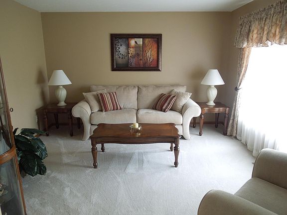 3rd image of 12560 Bentley Dr