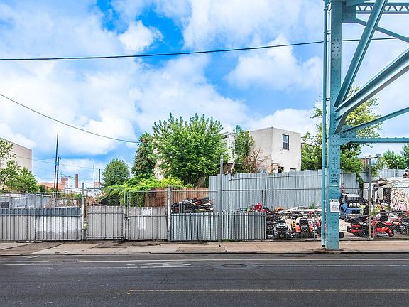 5th image of 2724 Kensington Ave #26