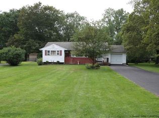 8 Eddy St, Saugerties, NY 12477