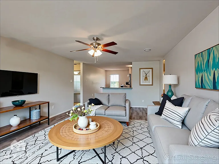 936 Pinehurst Loop — Photo 2