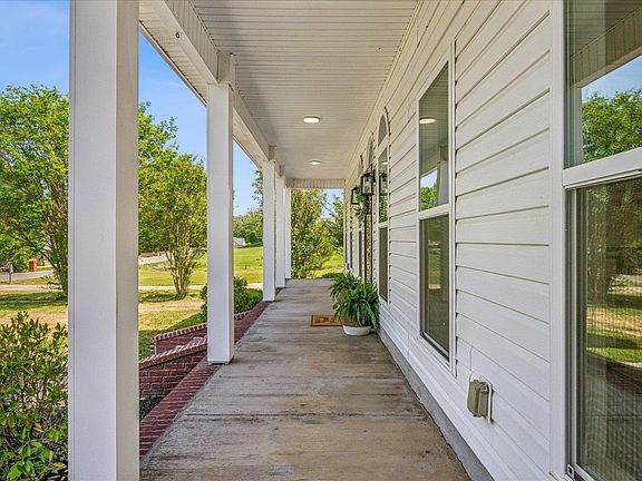 5th image of 432 Tipton Lake Cir W