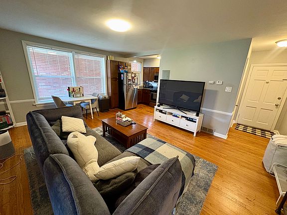 3rd image of 833 Sudbury Dr APT 7