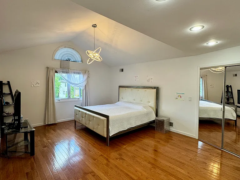 212 Parkside Dr — Photo 10
