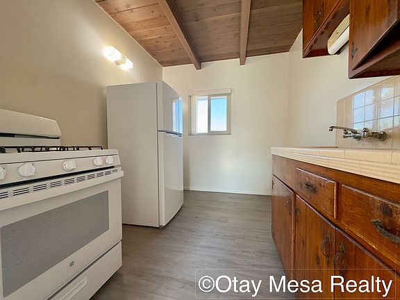 5th image of 970 Seacoast Dr #12