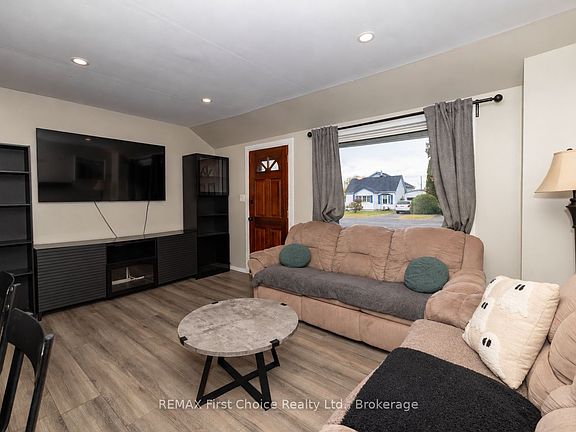 4th image of 84 Penfold St