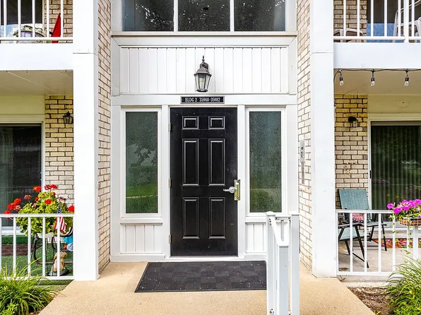 35972 Ann Arbor Trl #211, Livonia, MI 48150