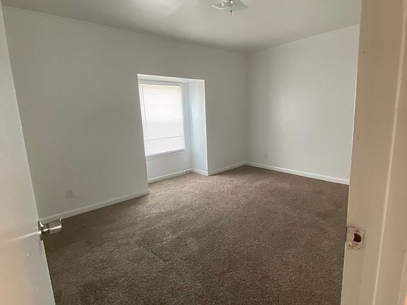 4th image of 2401 NW Evangeline Thwy APT H