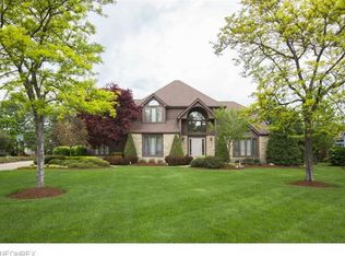 30996 Pinehurst Dr, Westlake, OH