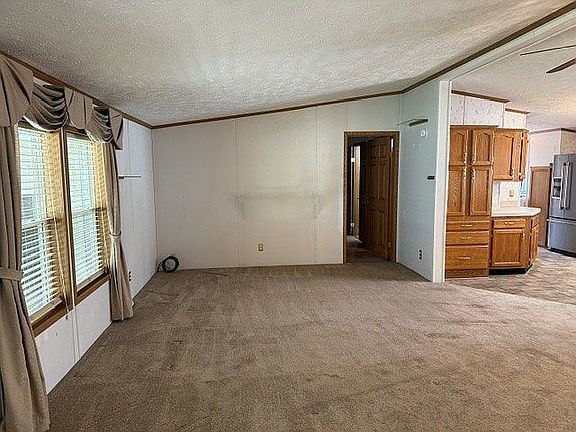 2nd image of 587 Twin Lakes Dr