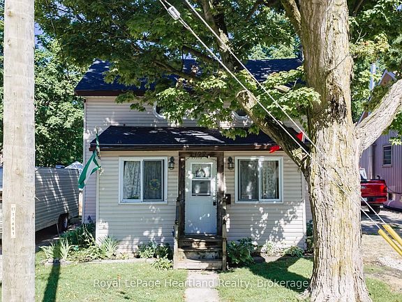 3rd image of 122 Fulton St