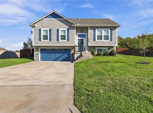 1003 NW 3rd St, Oak Grove, MO 64075