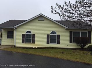 37 Jaffreyton Close, Freehold, NJ 07728