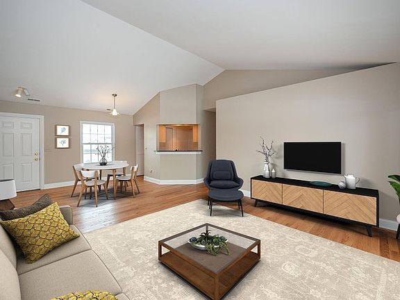 5th image of 386 Sandhurst Cir APT 4