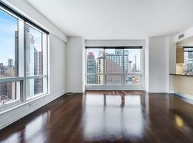 350 W 42nd St